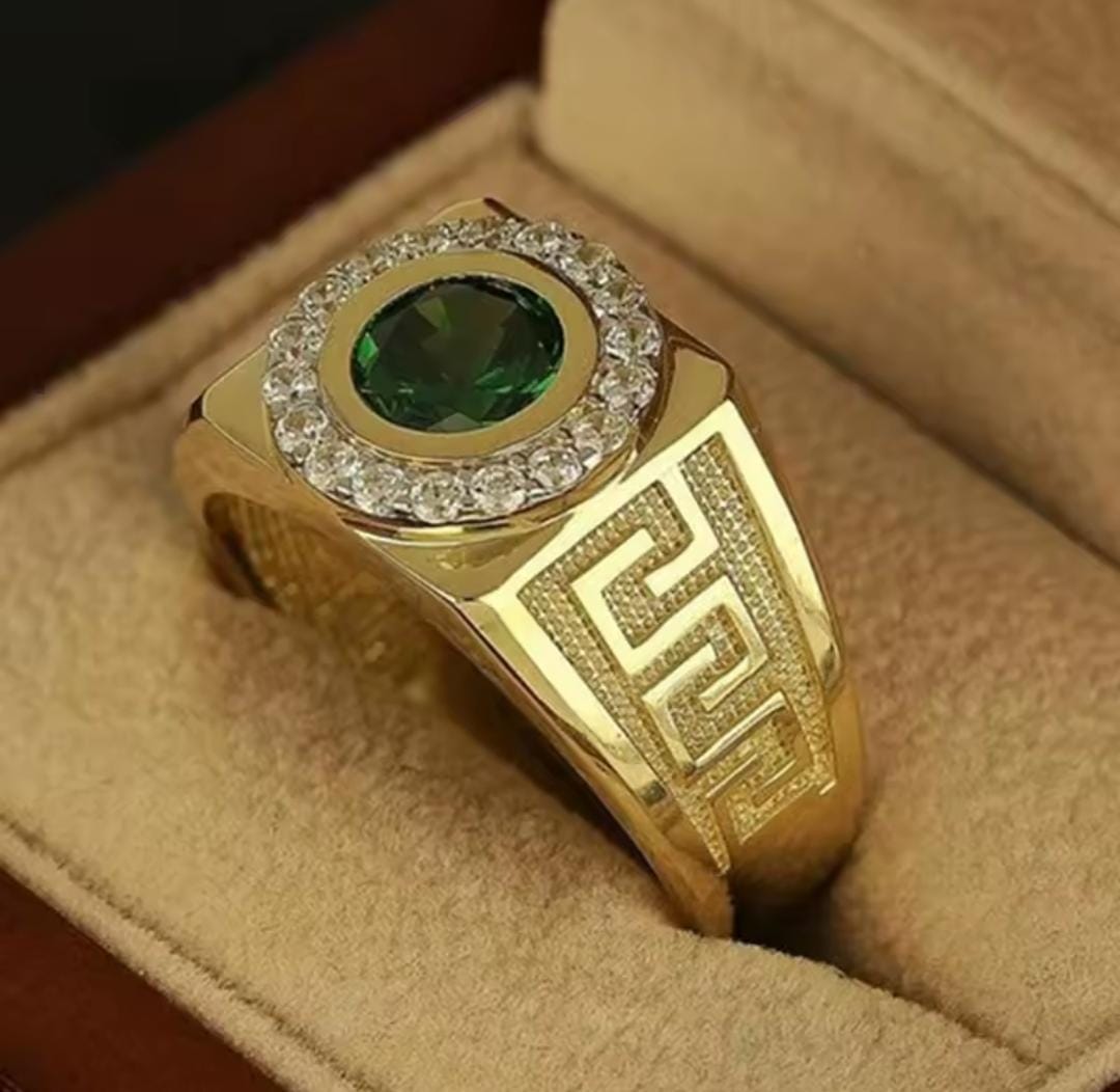 Fashion Men's Classic Gold Color Ring Luxurly Inlaid with Green Stone Rings for Men Party Wedding Ring Anniversary Gift